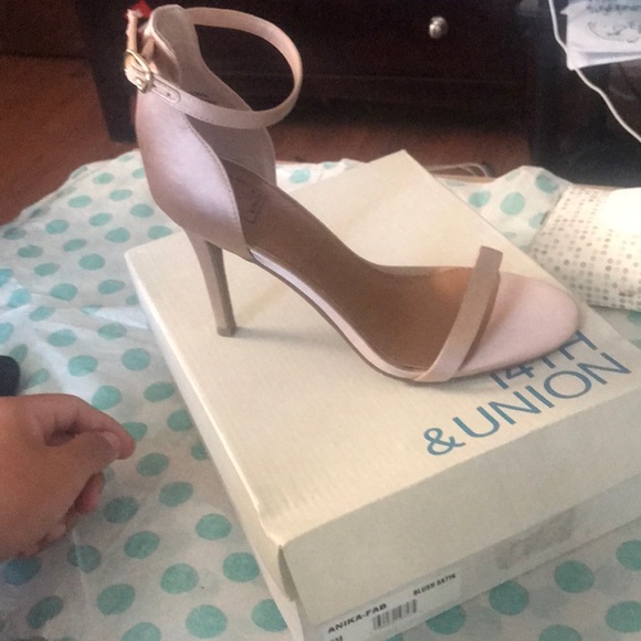 14th & union heels - Picture 1 of 6